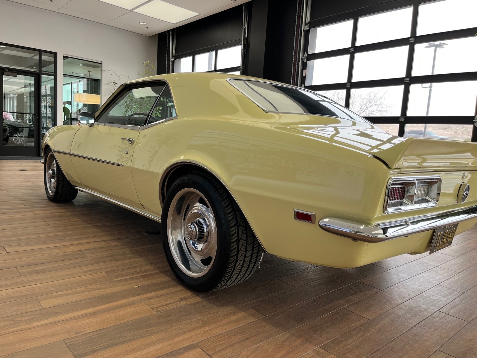 Chevrolet-Camaro-1968-Coupe-2