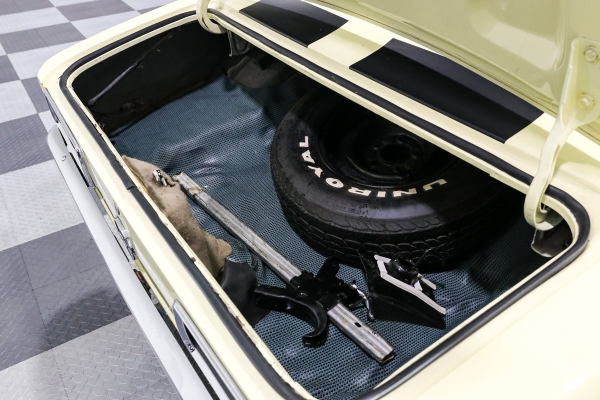 Chevrolet-Camaro-1968-Coupe-21