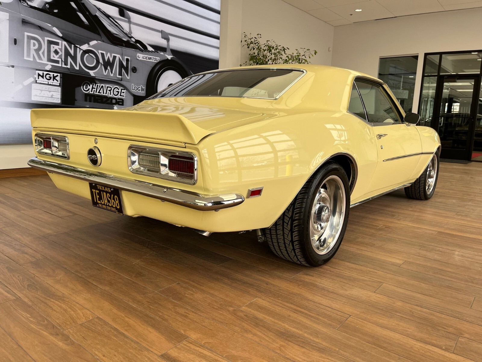 Chevrolet-Camaro-1968-Coupe-4