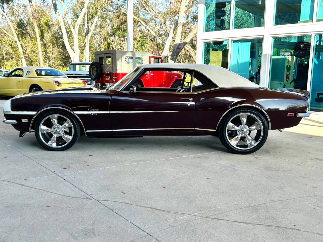 Chevrolet-Camaro-1968-Hatchback-10