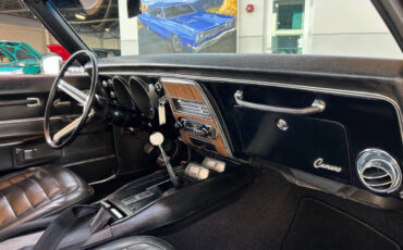 Chevrolet-Camaro-1968-Hatchback-32