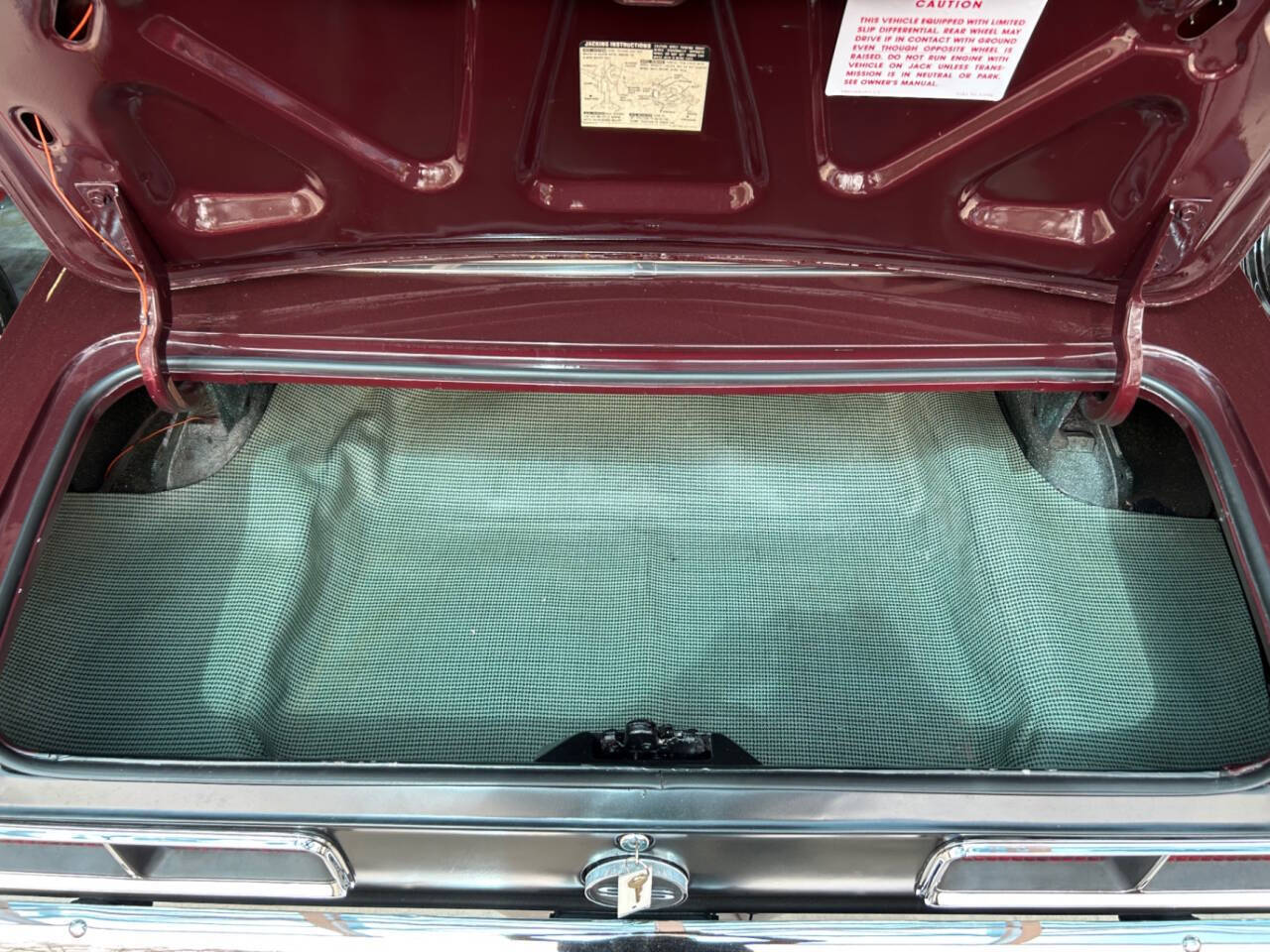Chevrolet-Camaro-1968-Hatchback-7