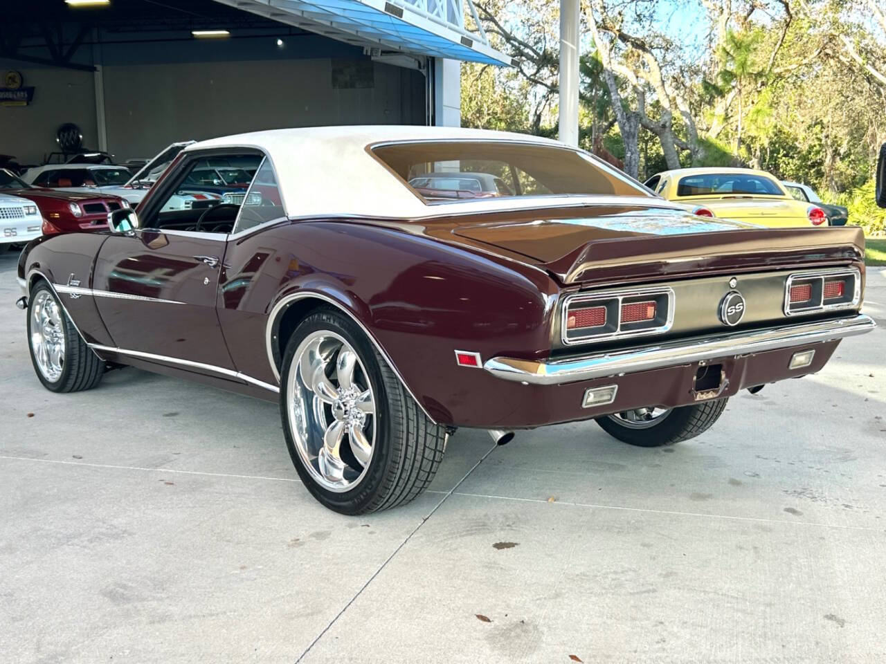 Chevrolet-Camaro-1968-Hatchback-9