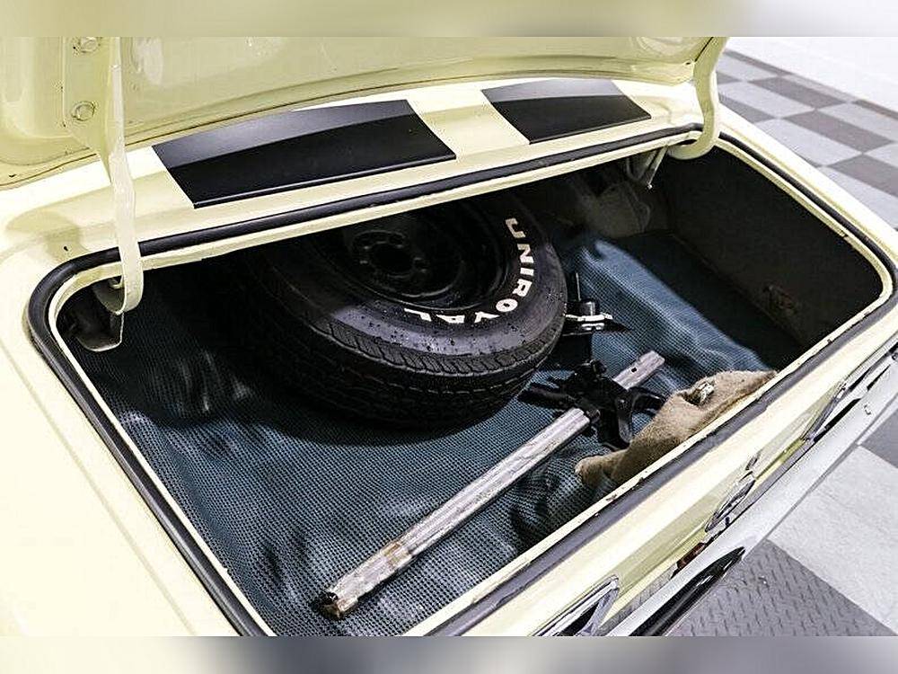 Chevrolet-Camaro-1968-yellow-19