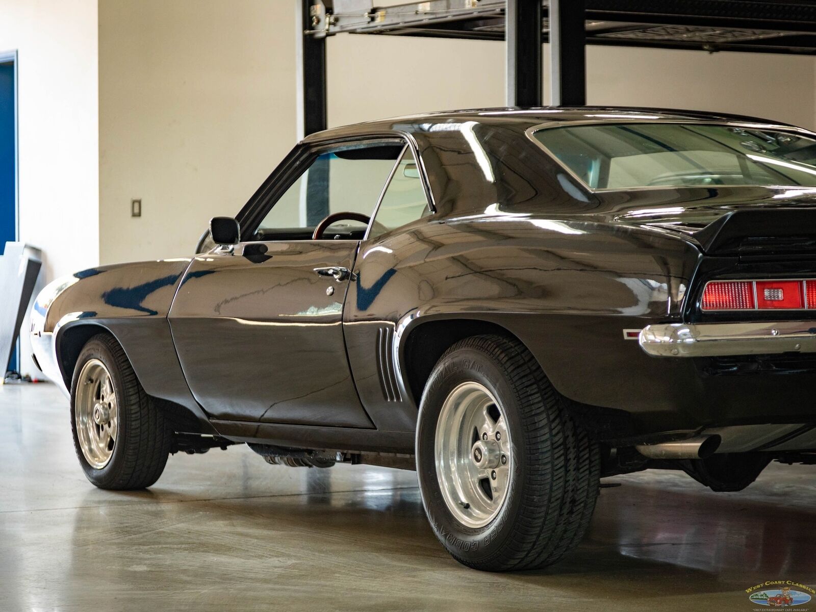 Chevrolet-Camaro-1969-2-Door-Coupe-21