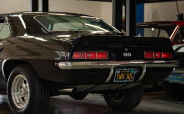 Chevrolet-Camaro-1969-2-Door-Coupe-22