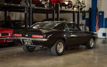Chevrolet-Camaro-1969-2-Door-Coupe-23