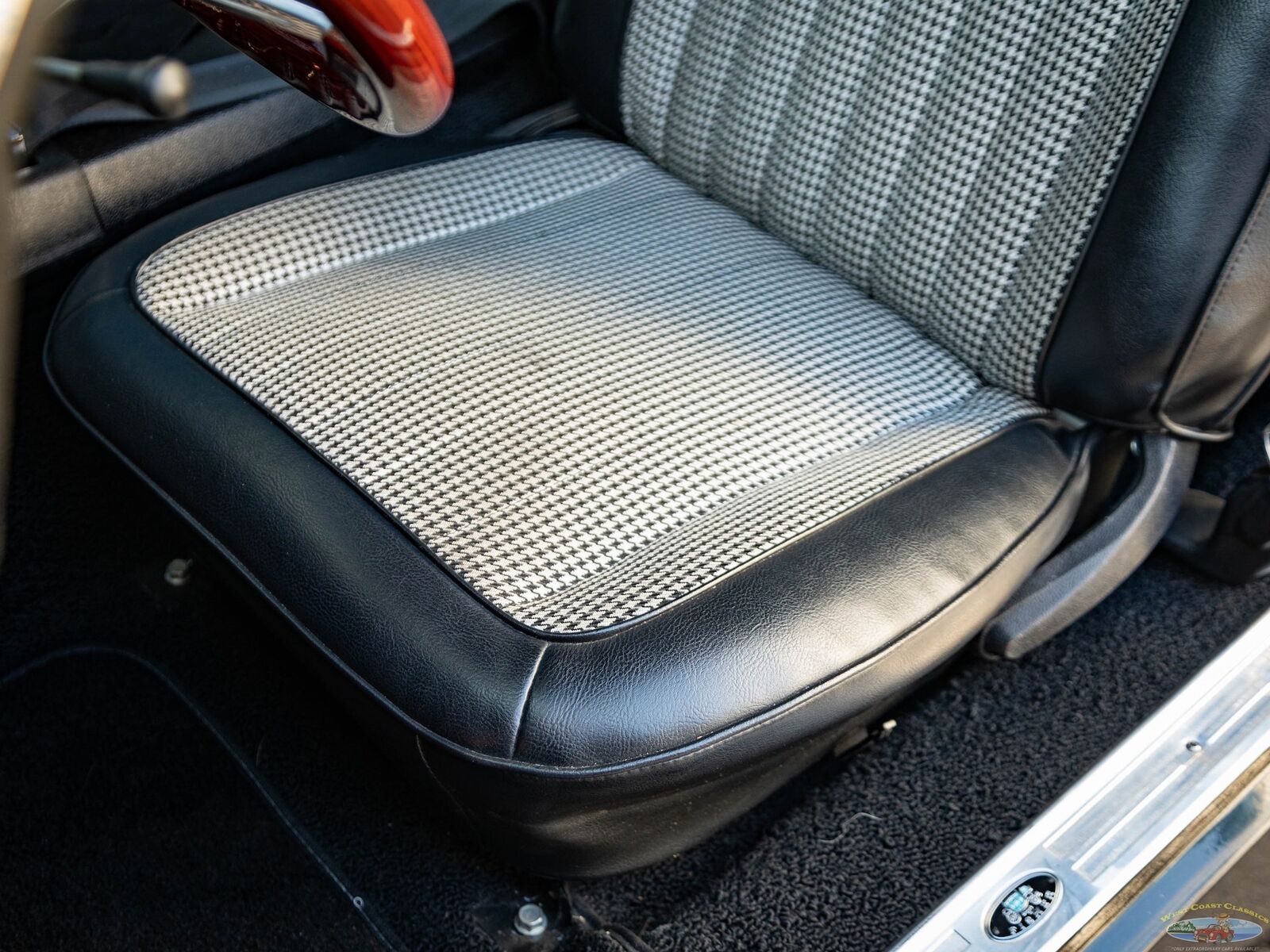 Chevrolet-Camaro-1969-2-Door-Coupe-28