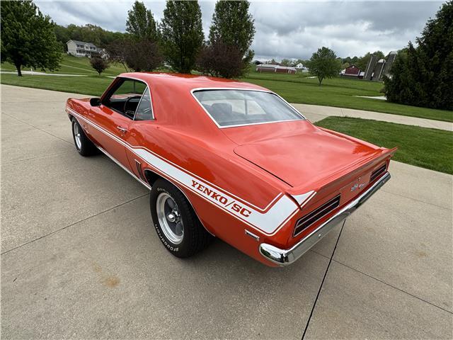 Chevrolet-Camaro-1969-2-Door-Coupe-39