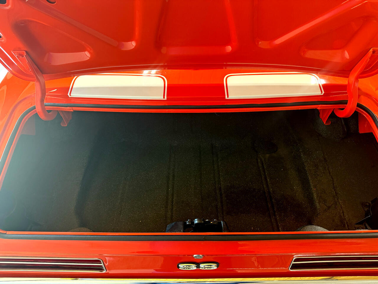 Chevrolet-Camaro-1969-American-Muscle-Car-32