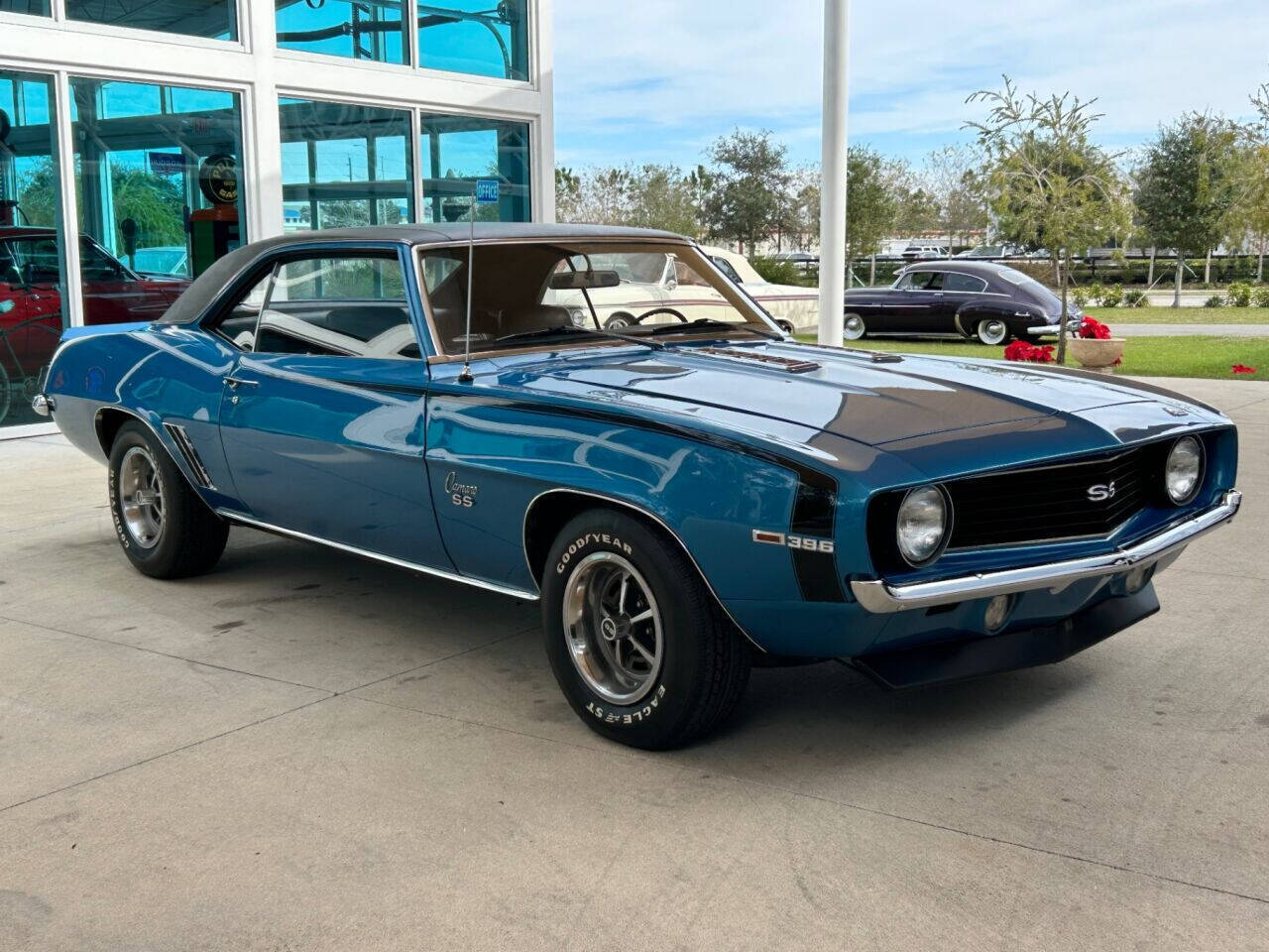 Chevrolet-Camaro-1969-Convertible-2
