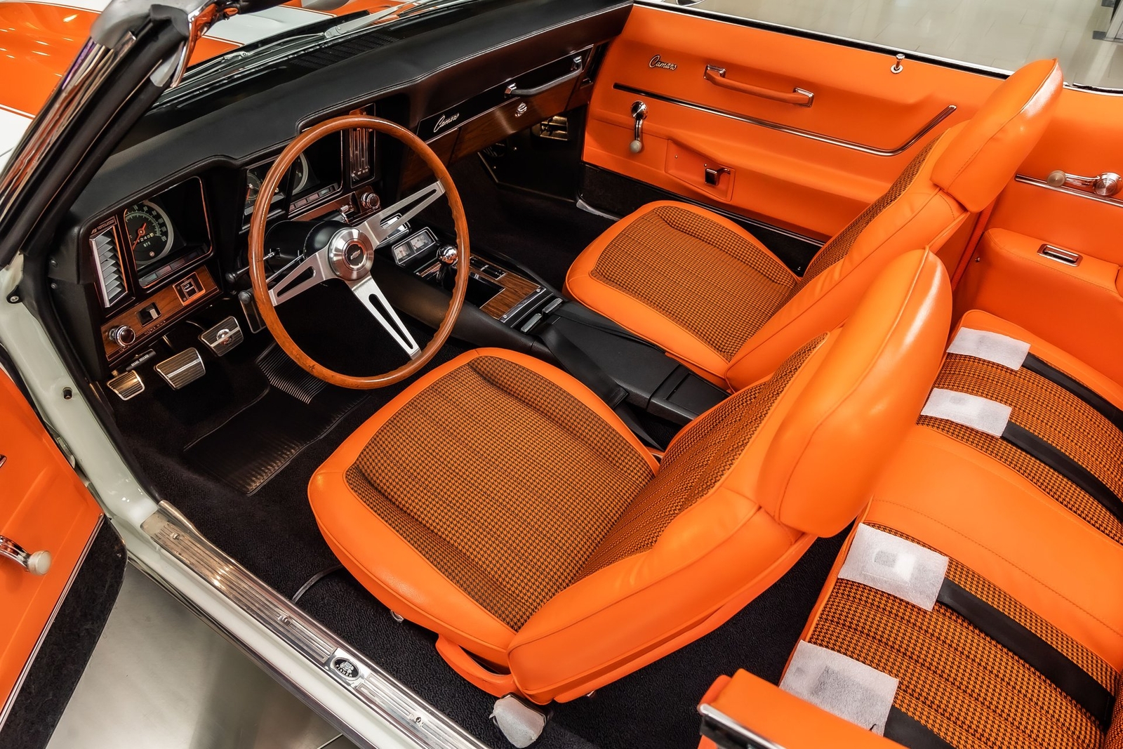 Chevrolet-Camaro-1969-Convertible-2
