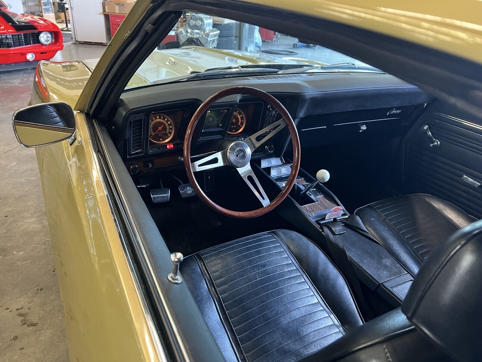 Chevrolet-Camaro-1969-Coupe-17