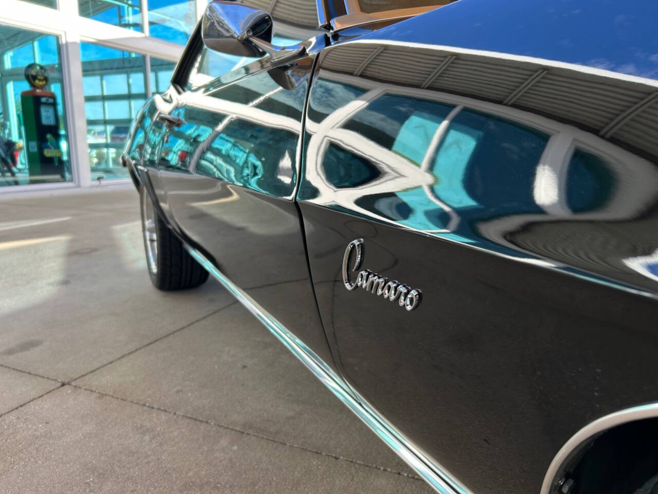 Chevrolet-Camaro-1969-Hatchback-15