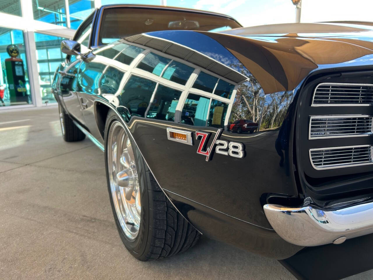 Chevrolet-Camaro-1969-Hatchback-16