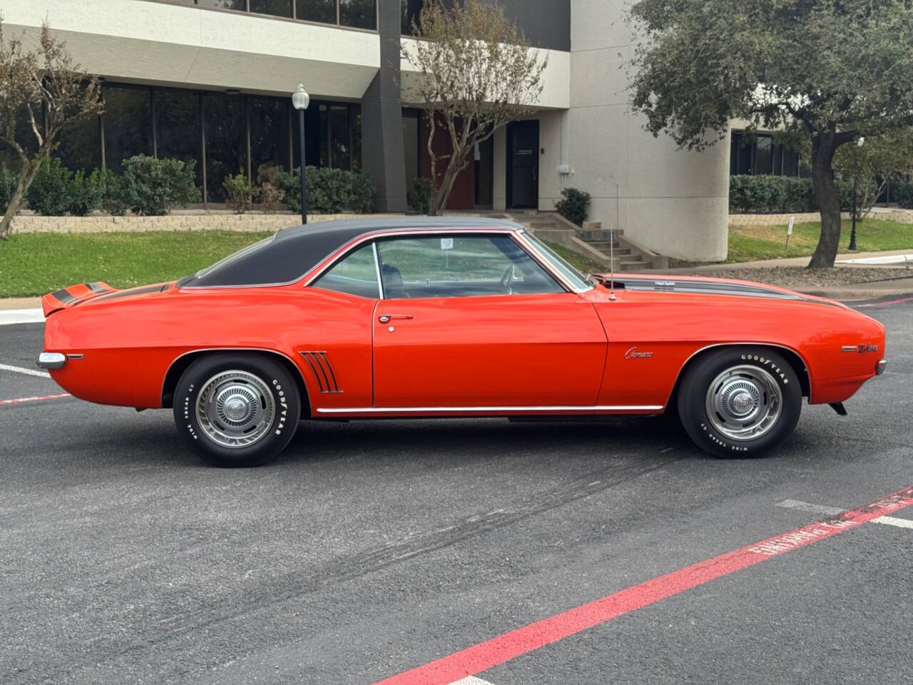 Chevrolet-Camaro-1969-Hatchback-17