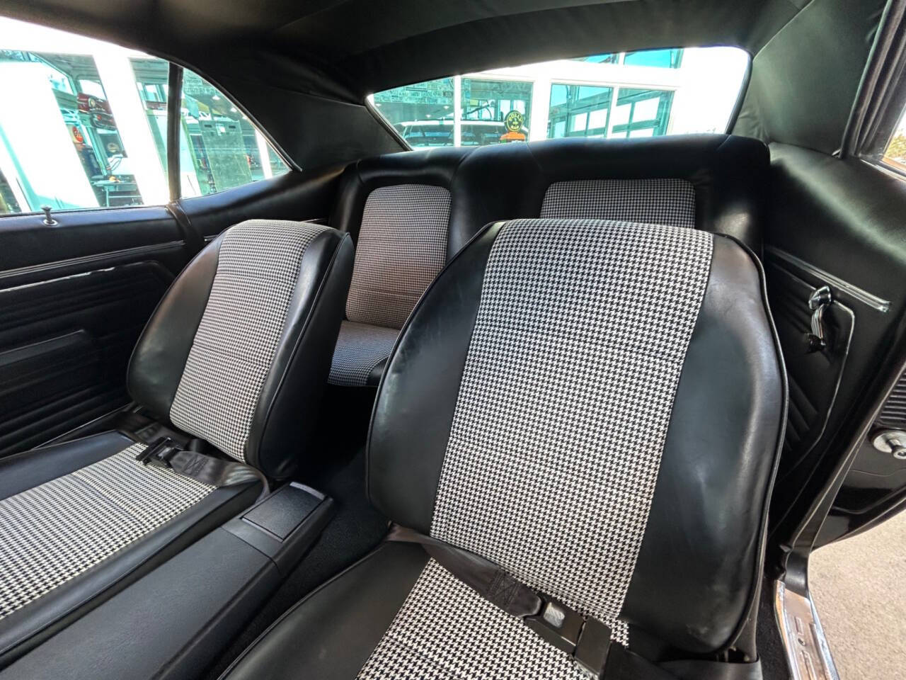 Chevrolet-Camaro-1969-Hatchback-27
