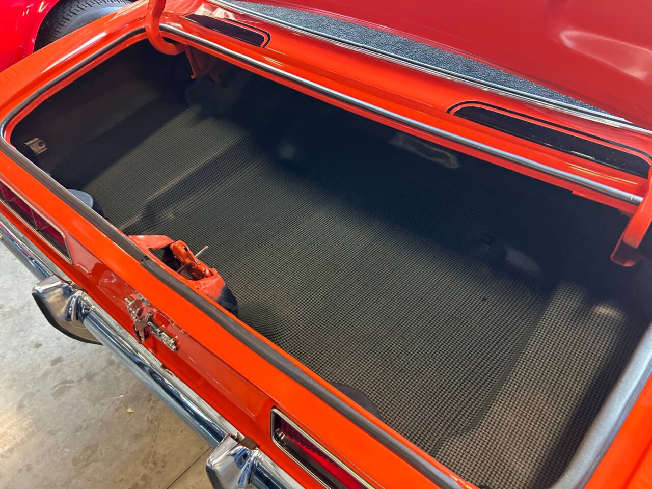 Chevrolet-Camaro-1969-Hatchback-6