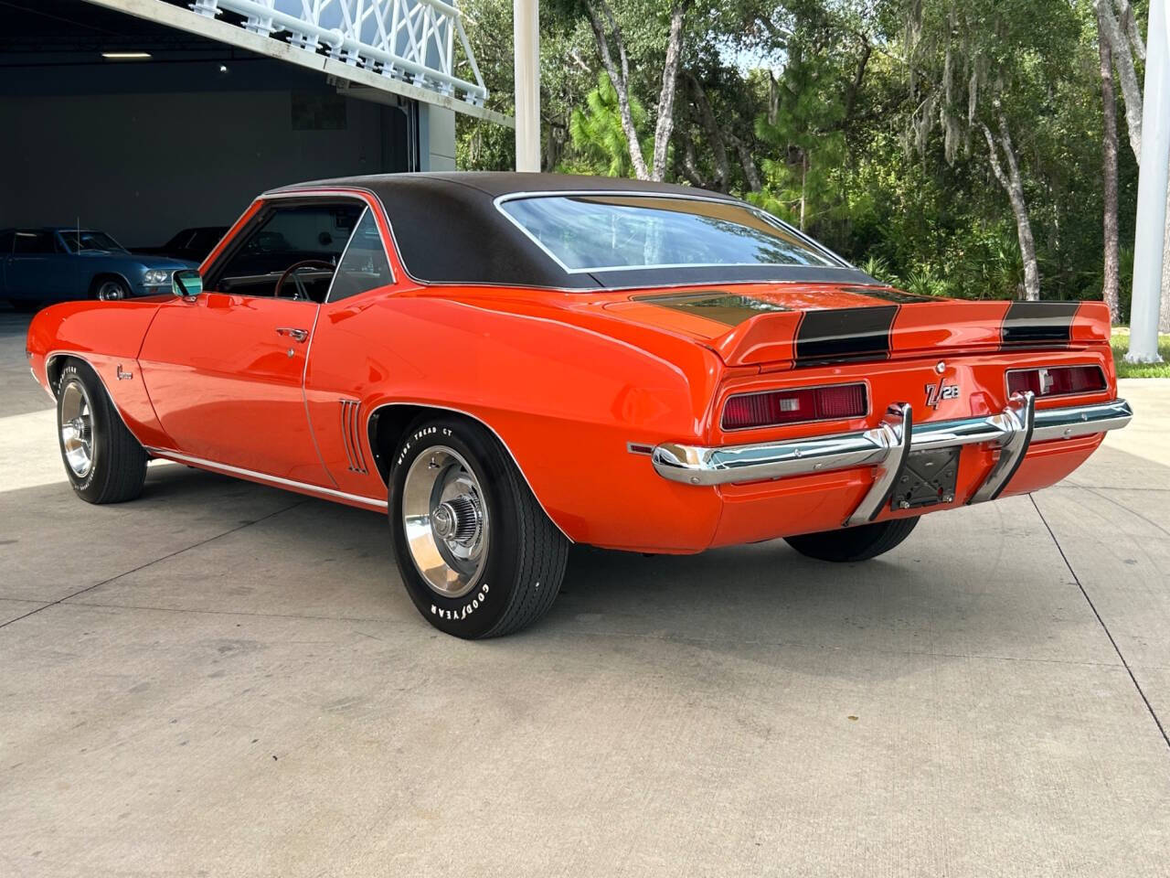 Chevrolet-Camaro-1969-Hatchback-9