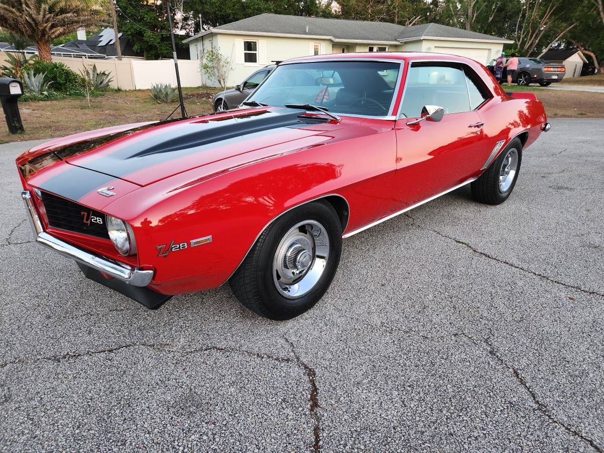 Chevrolet Camaro  1969 red