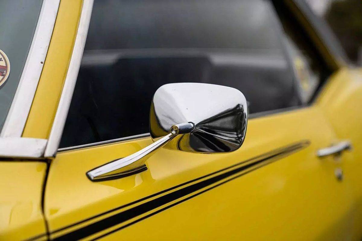Chevrolet-Camaro-1969-yellow-17