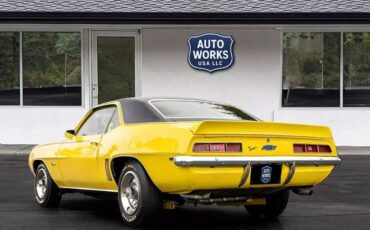 Chevrolet-Camaro-1969-yellow-2