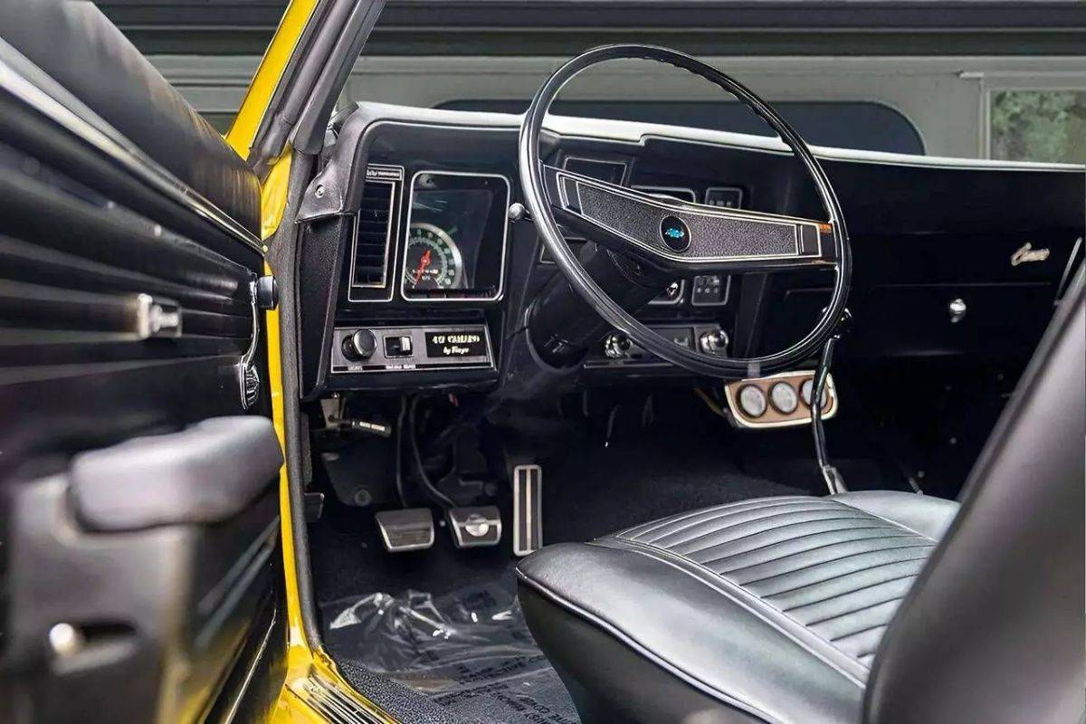 Chevrolet-Camaro-1969-yellow-9