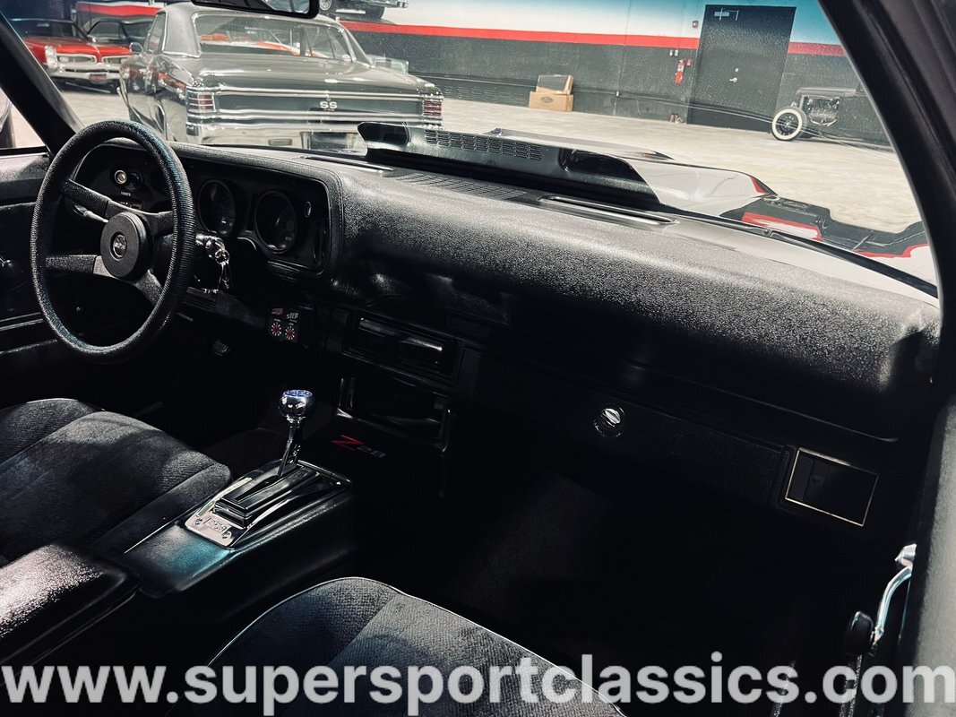 Chevrolet-Camaro-1972-Coupe-19