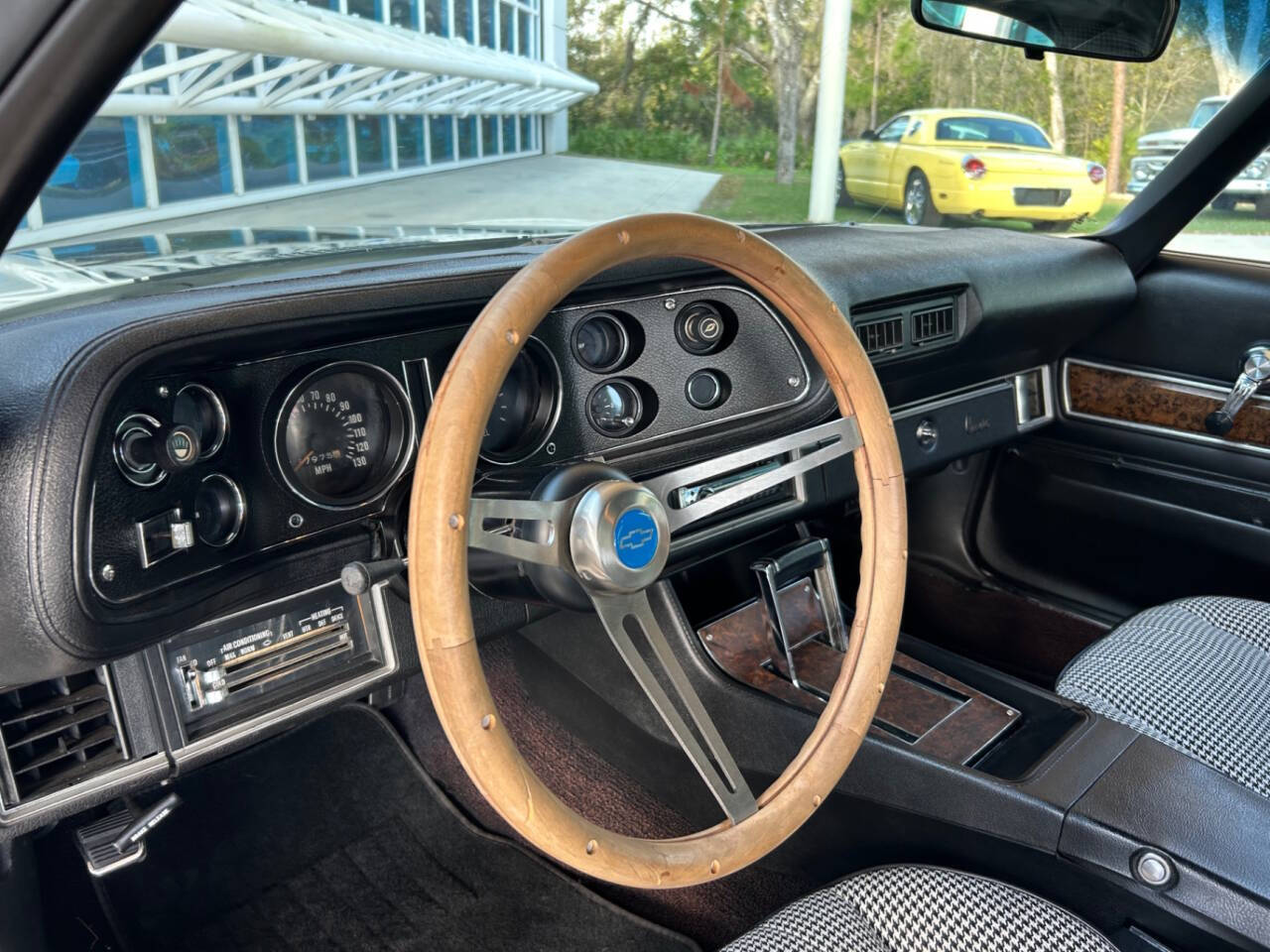 Chevrolet-Camaro-1972-Hatchback-21