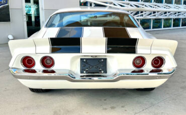 Chevrolet-Camaro-1972-Hatchback-5