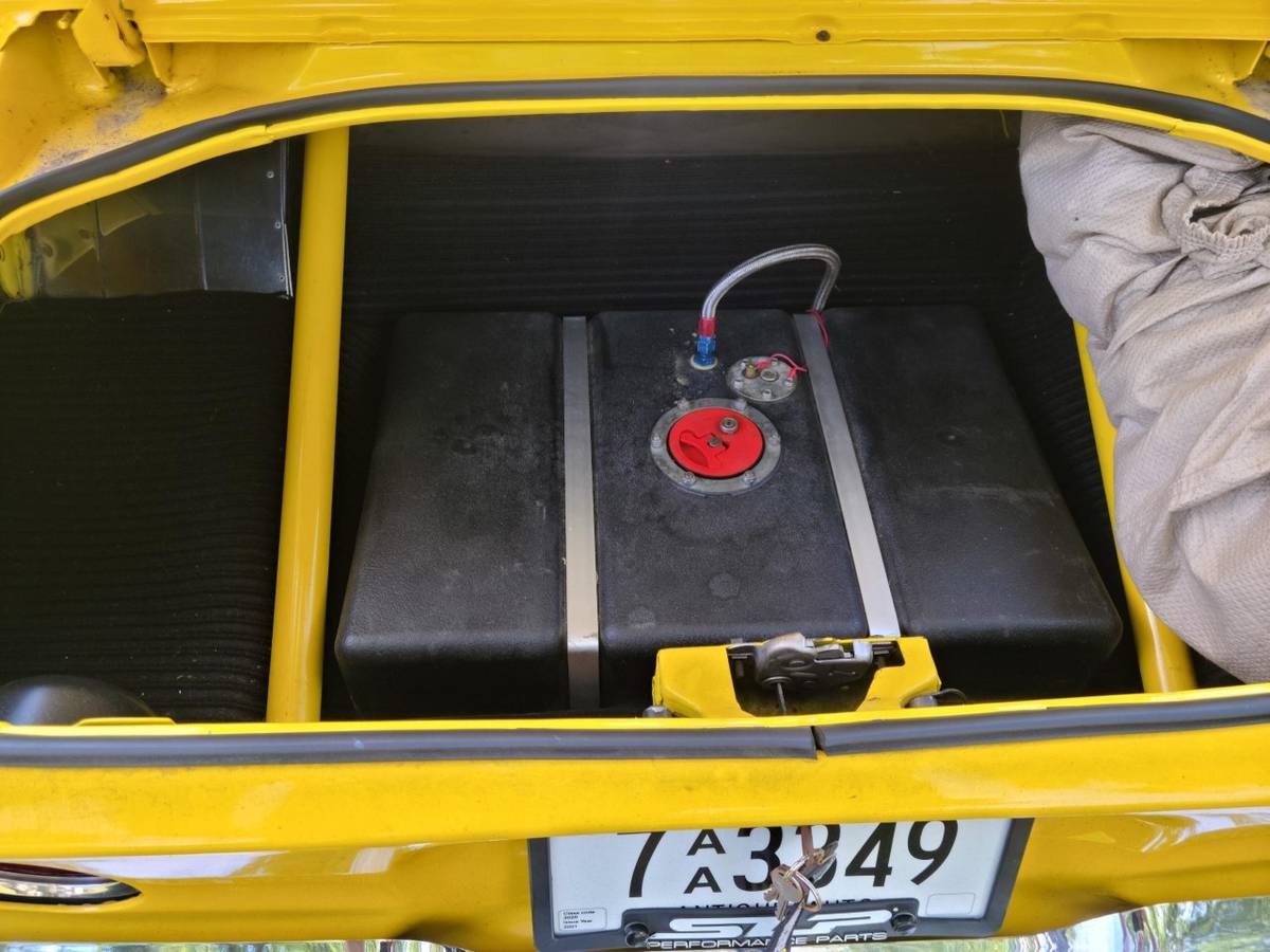 Chevrolet-Camaro-1972-yellow-10