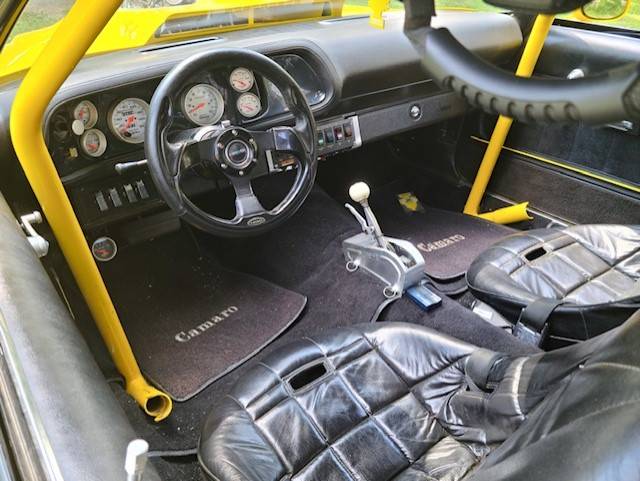 Chevrolet-Camaro-1972-yellow-9