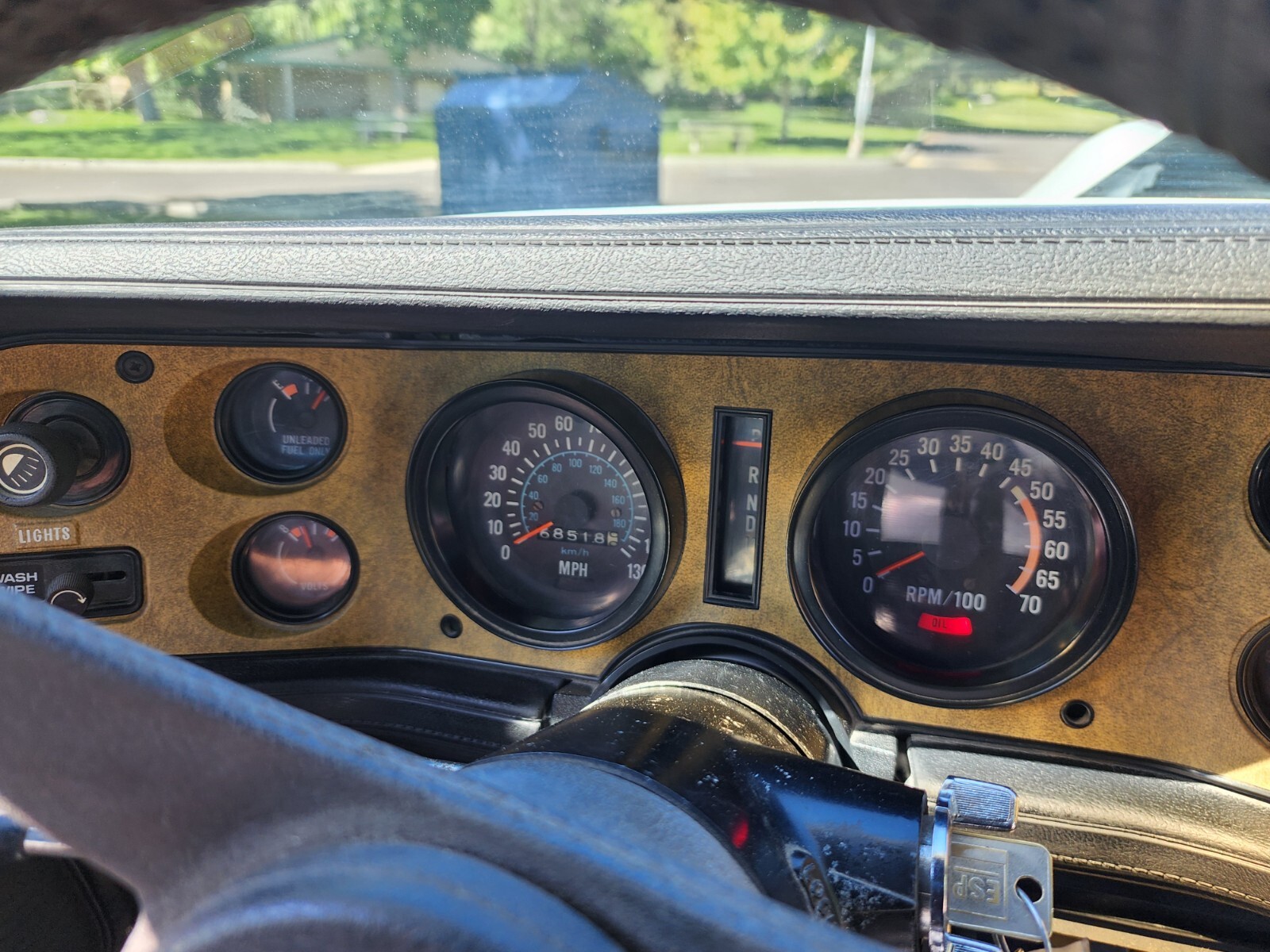 Chevrolet-Camaro-1977-Coupe-14
