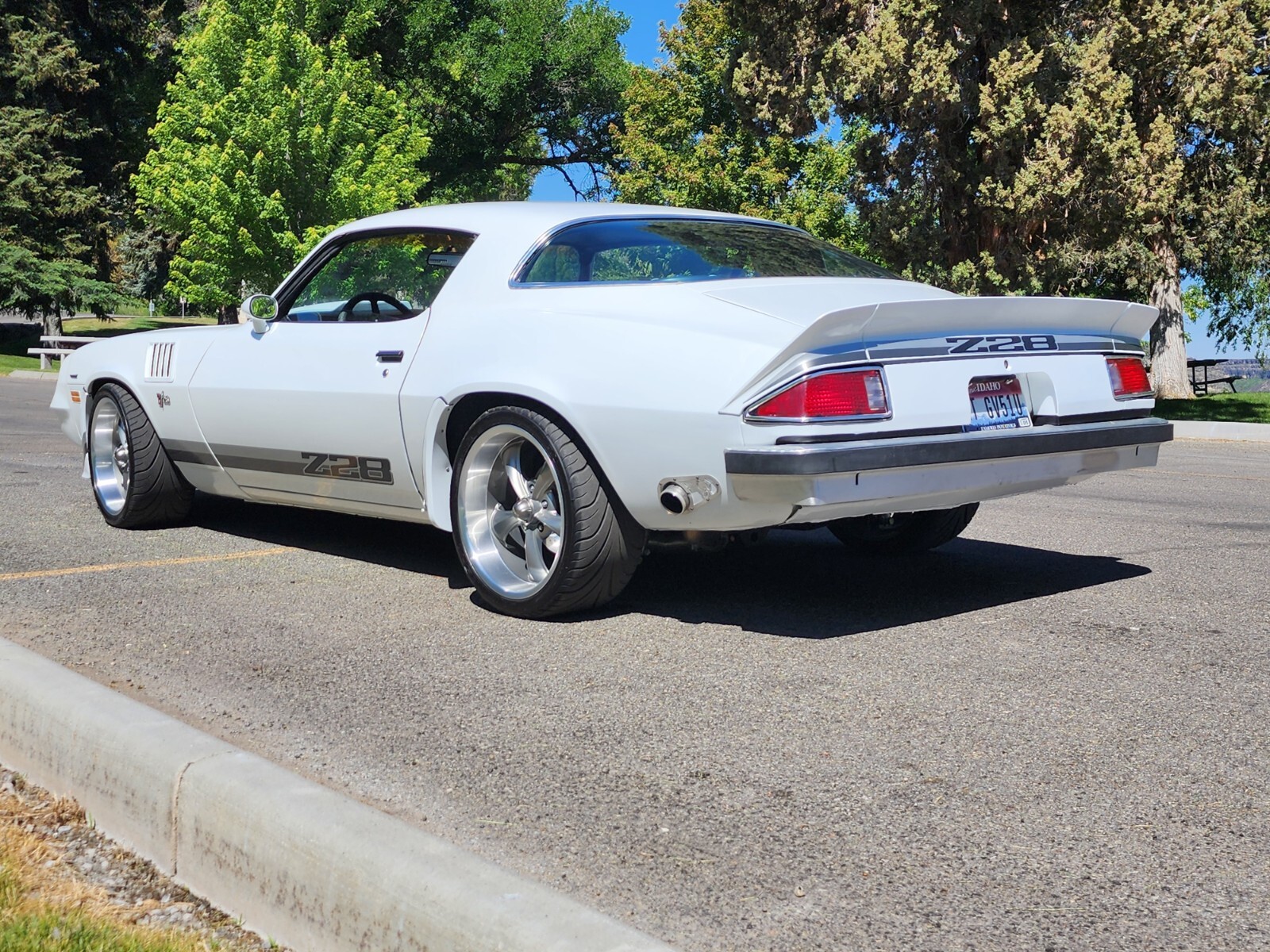 Chevrolet-Camaro-1977-Coupe-28