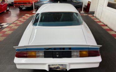 Chevrolet-Camaro-1979-2-Door-11