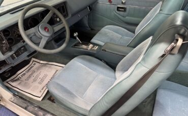 Chevrolet-Camaro-1979-2-Door-15
