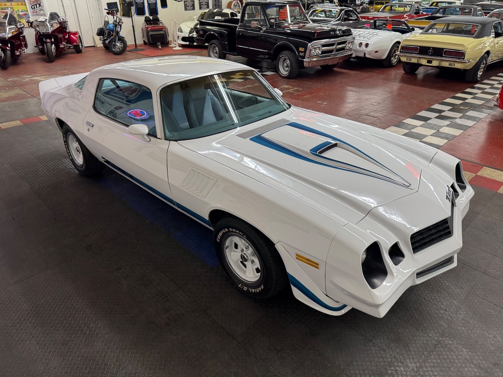Chevrolet-Camaro-1979-2-Door-18