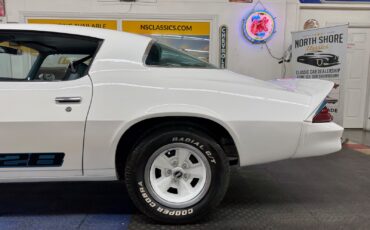 Chevrolet-Camaro-1979-2-Door-23