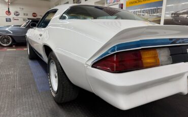 Chevrolet-Camaro-1979-2-Door-24