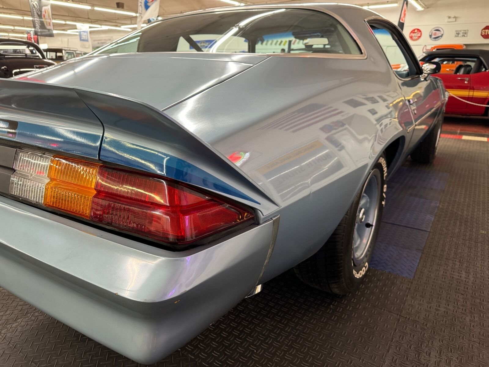 Chevrolet-Camaro-1979-2-Door-27