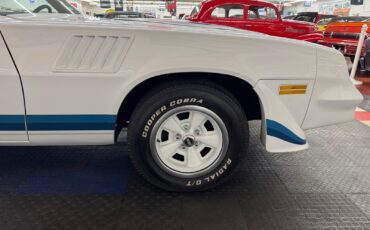 Chevrolet-Camaro-1979-2-Door-30