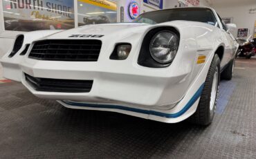 Chevrolet-Camaro-1979-2-Door-8