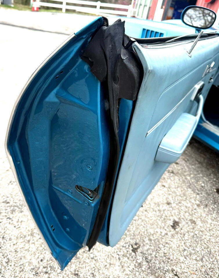 Chevrolet-Camaro-1979-American-Muscle-Car-32