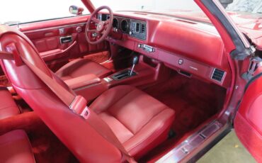 Chevrolet-Camaro-1979-Coupe-13