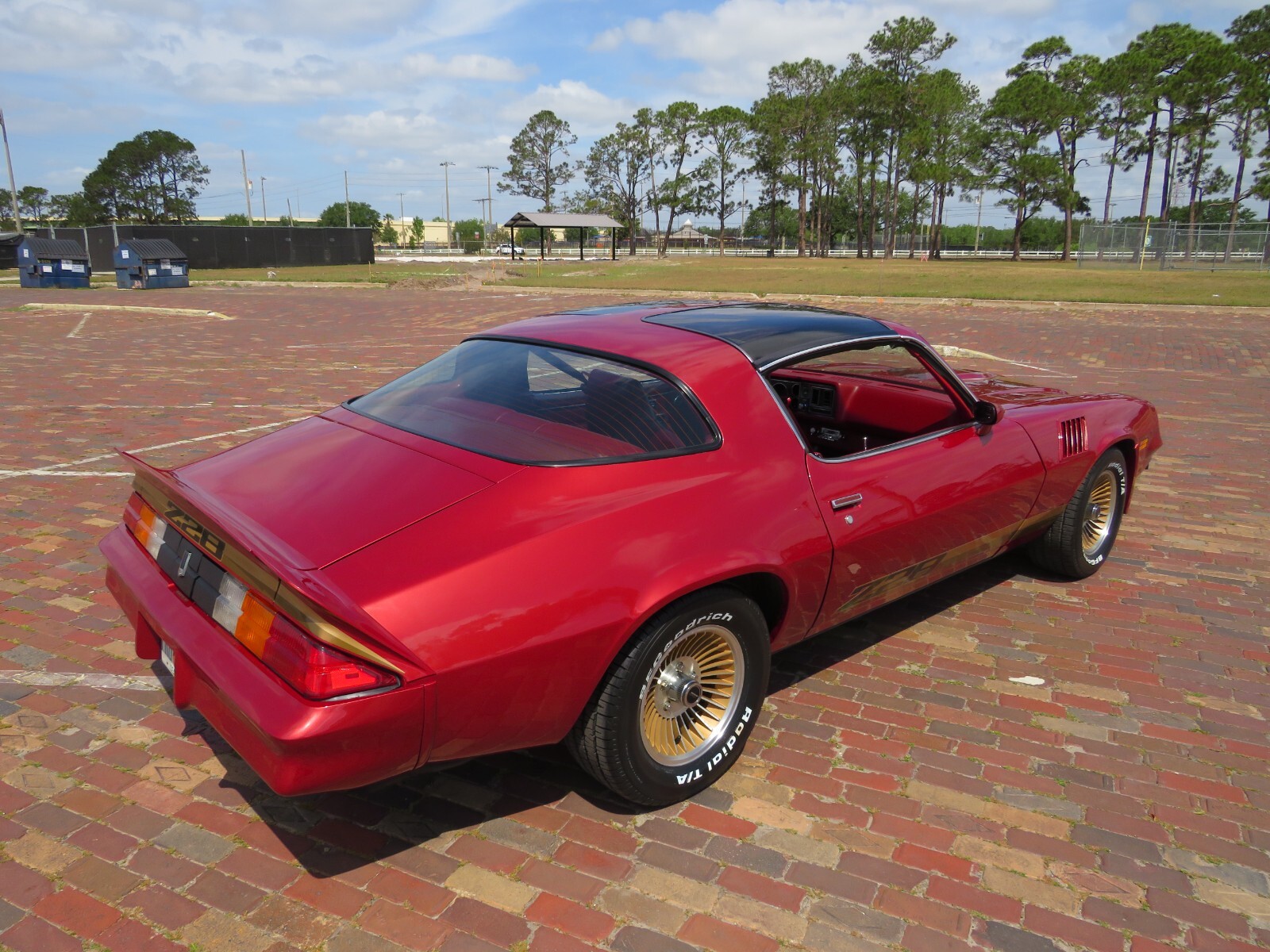 Chevrolet-Camaro-1979-Coupe-2