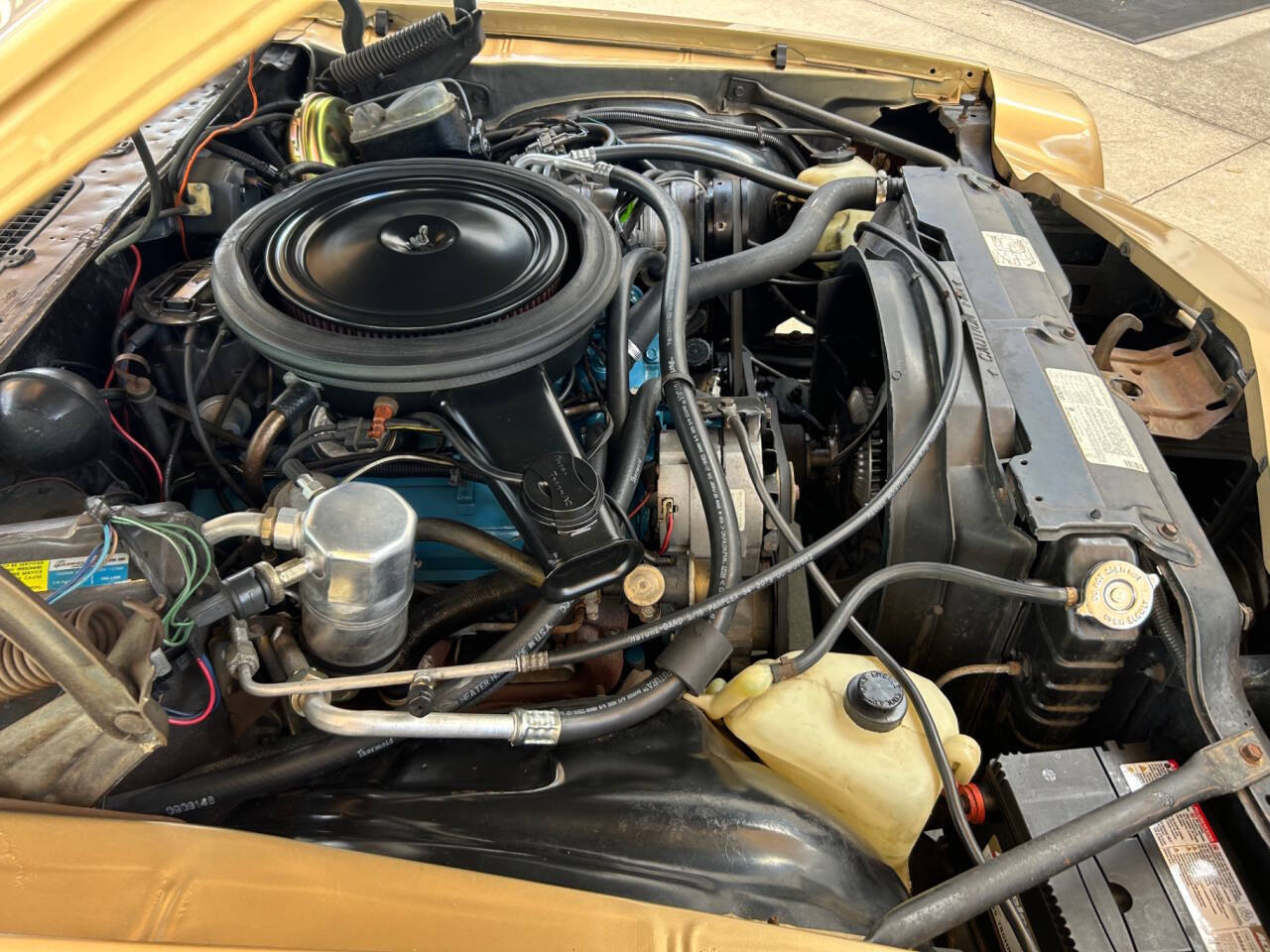Chevrolet-Camaro-1980-Hatchback-23
