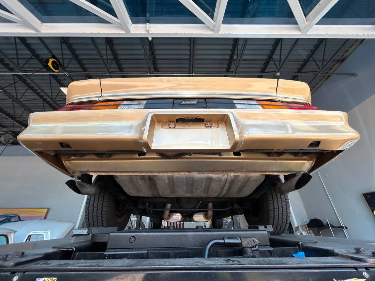 Chevrolet-Camaro-1980-Hatchback-27