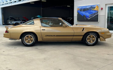 Chevrolet-Camaro-1980-Hatchback-3