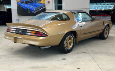 Chevrolet-Camaro-1980-Hatchback-4