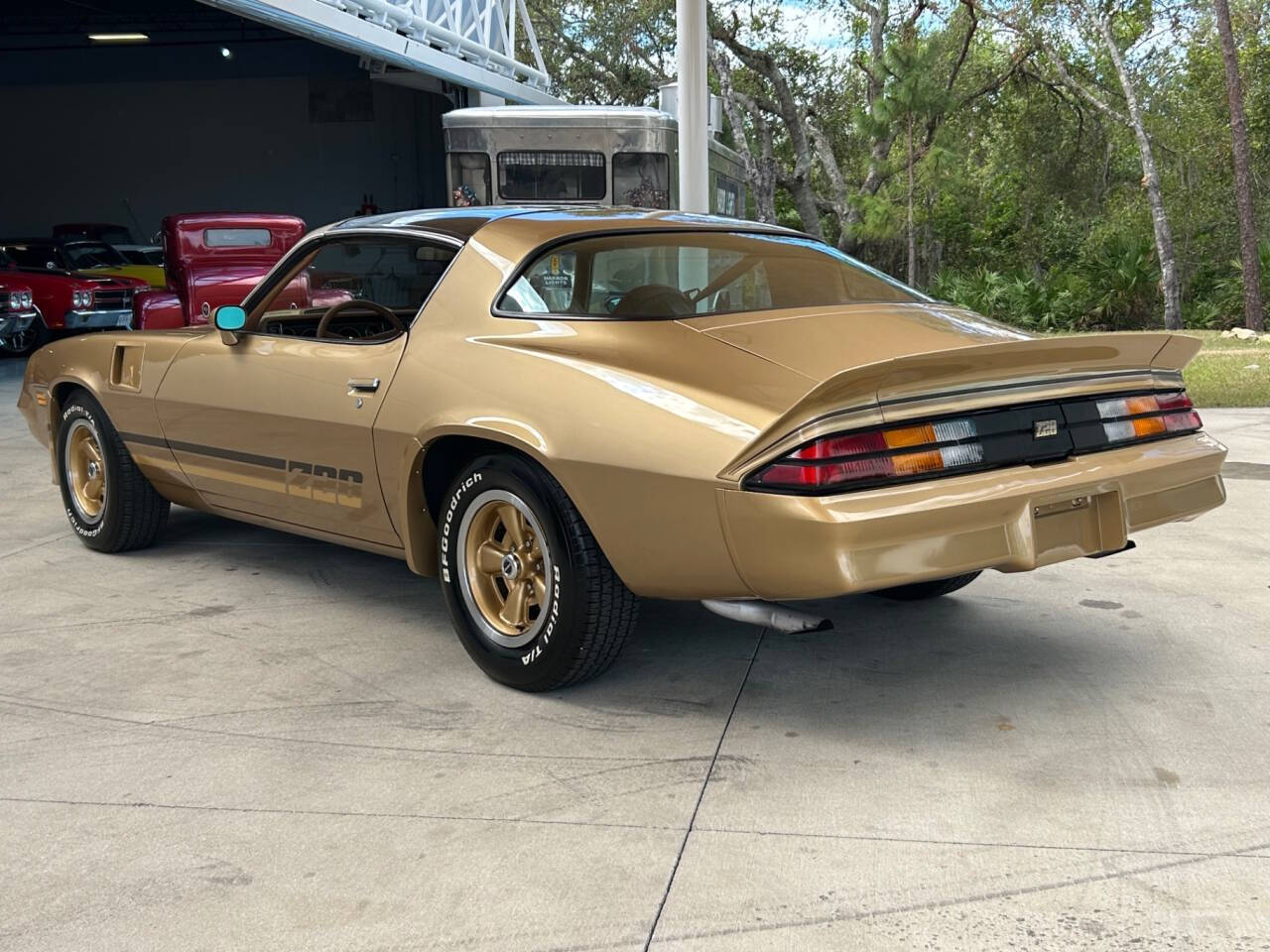 Chevrolet-Camaro-1980-Hatchback-6